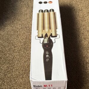 Gold Triple Barrel Hair Waver